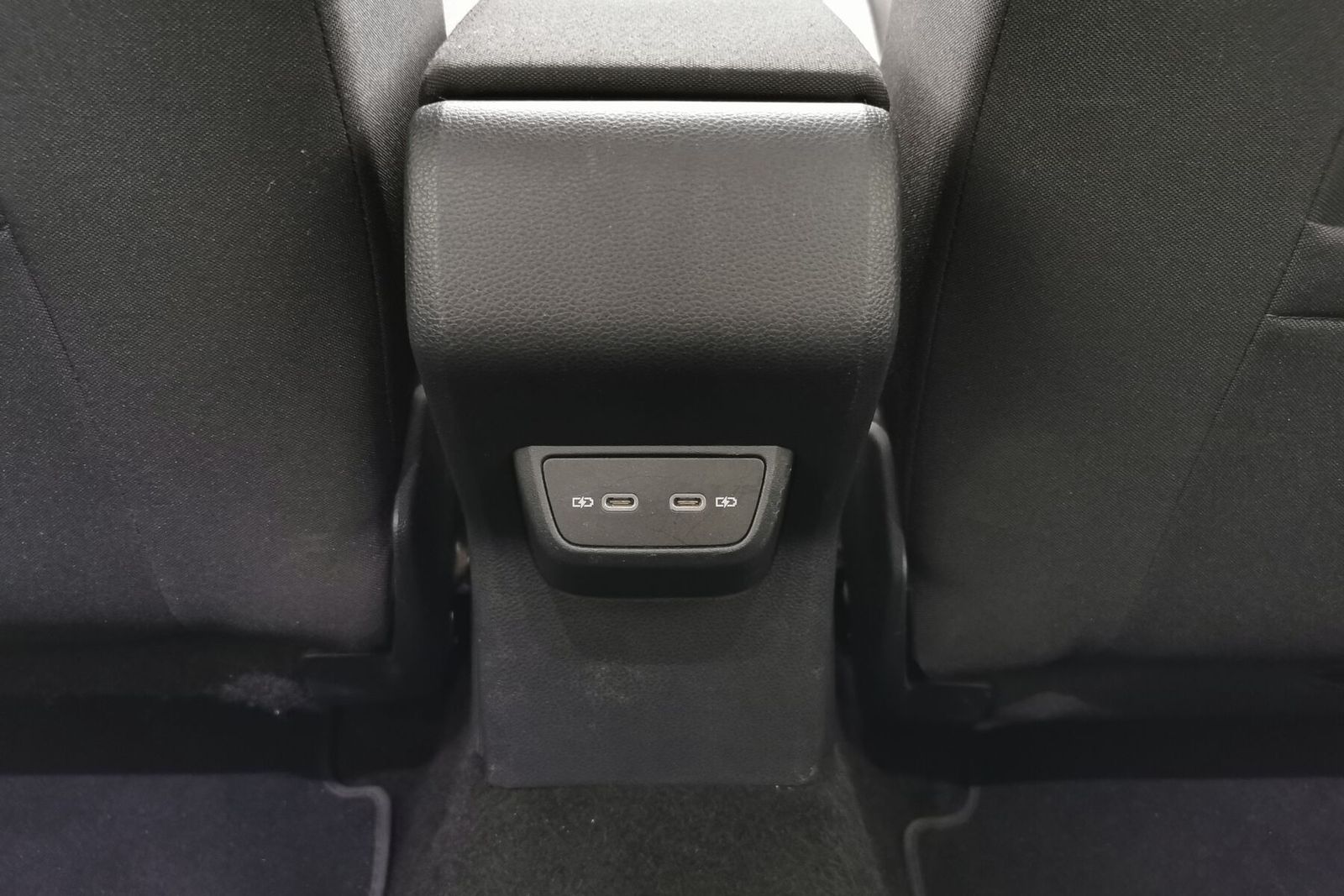 Volkswagen Taigo 1.0 TSI Life - Samsaru's Car Outlet