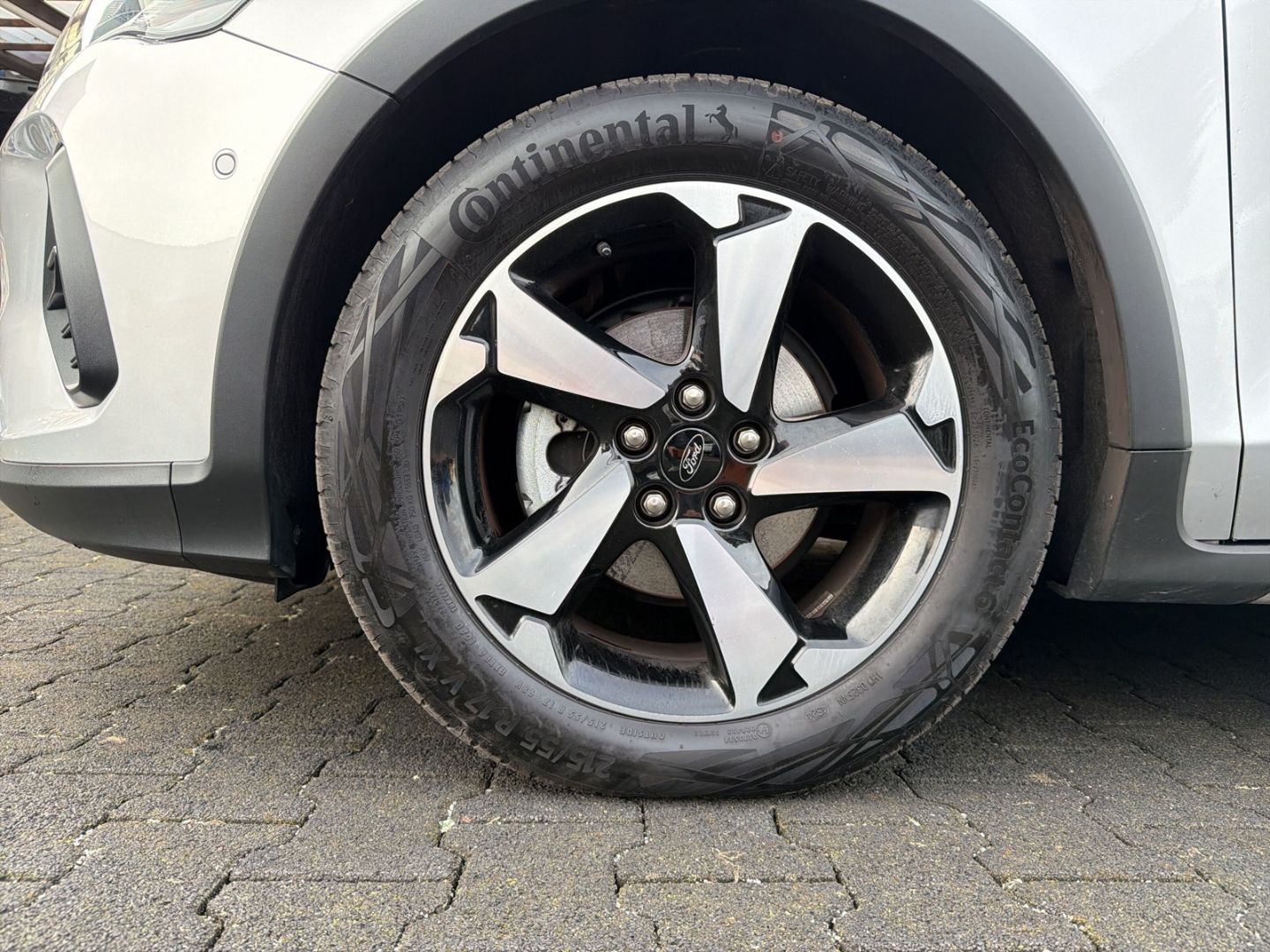 Ford Focus Turnier Active 1.5 Ecoblue +LED+ACC+TWA+PD