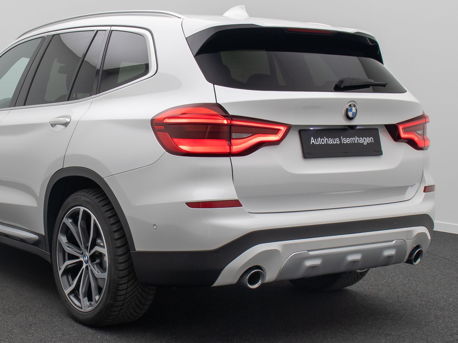 BMW X3 xD20d xLine - Samsaru's Car Outlet