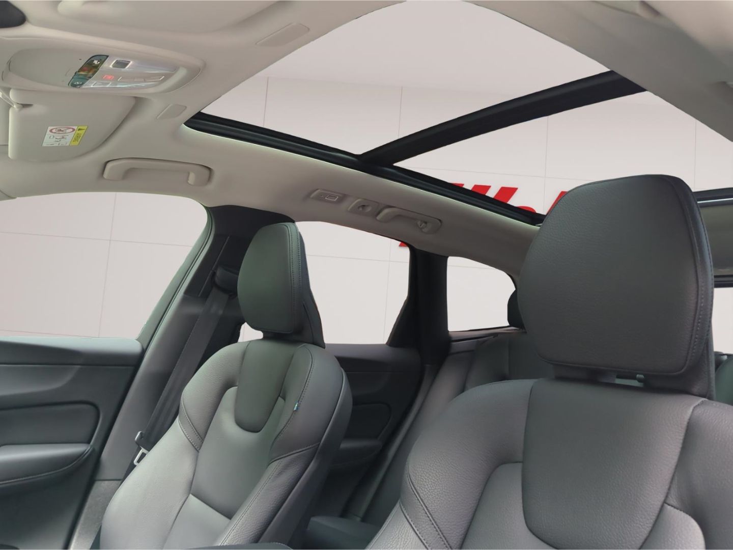 Volvo XC60 B4 AWD Ultimate Dark *Luft*AHK*SH*BLIS*360*