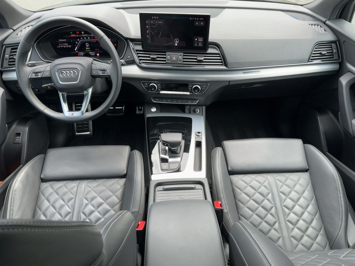 Audi Q5 45 TFSI QU S-TR - Samsaru's Car Outlet