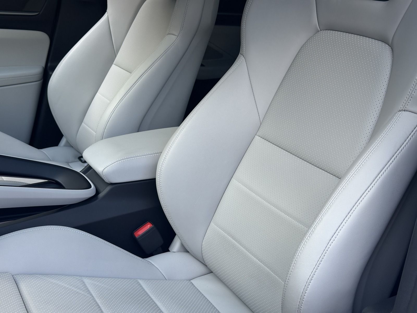 Porsche Macan 4 Exclusive - Samsaru's Car Outlet