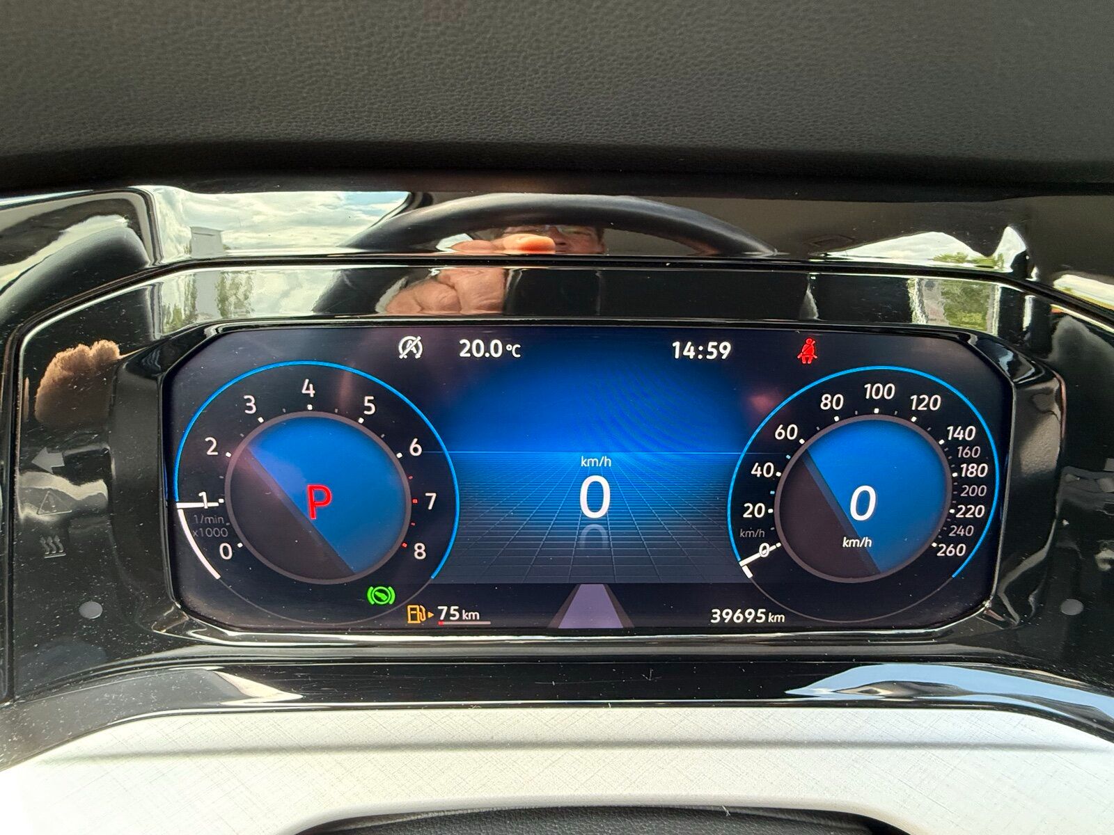 Volkswagen Golf VIII 1.5 eTSI Life - Samsaru's Car Outlet