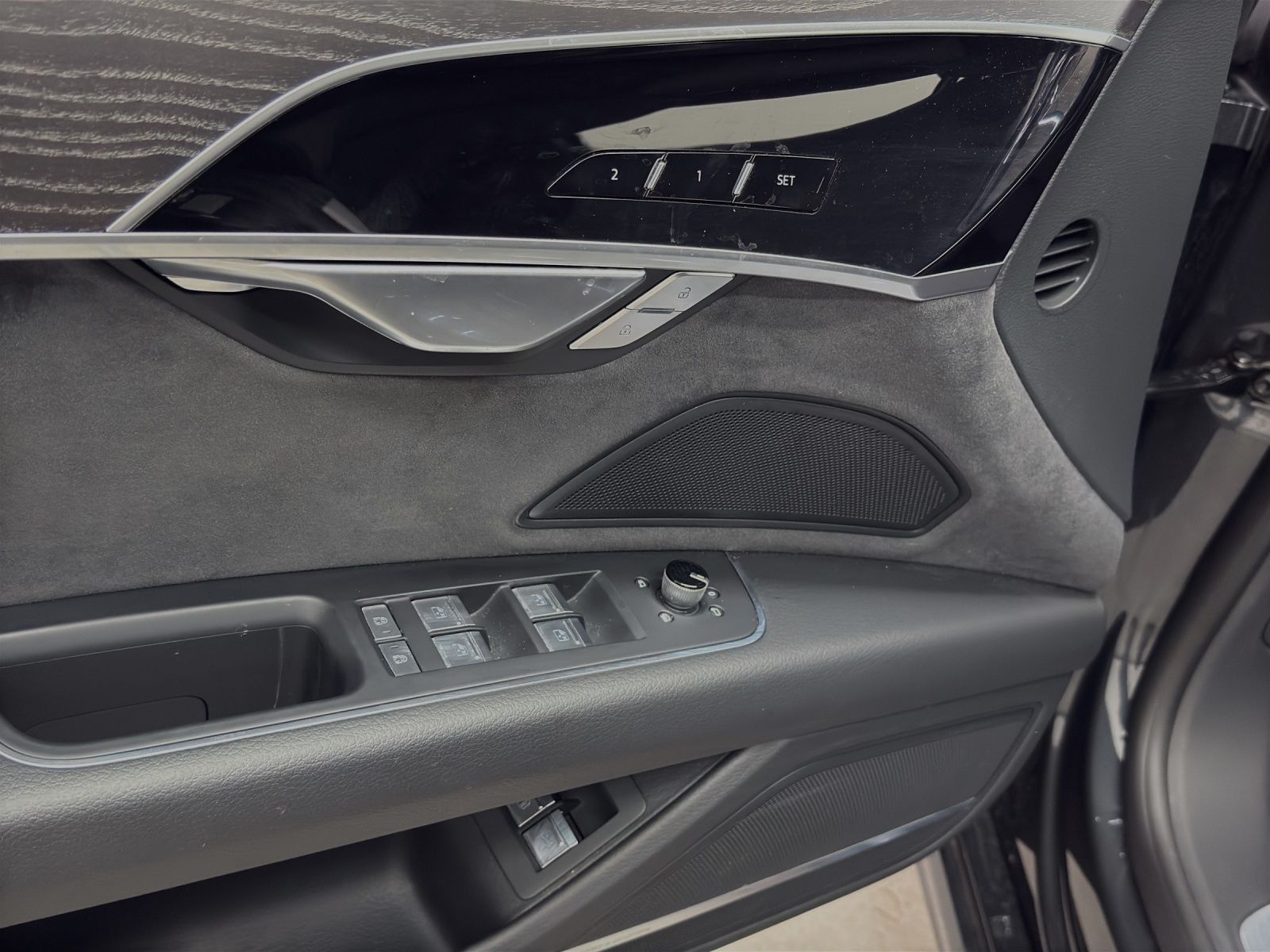 Audi A8 60 TFSIe Q RSR 4xMASSAGE - Samsaru's Car Outlet