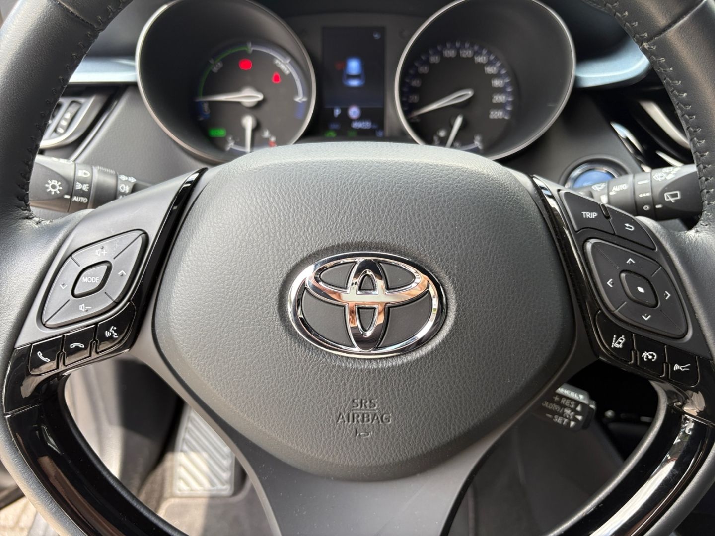 Toyota C-HR 2.0 Hybrid - Samsaru's Car Outlet