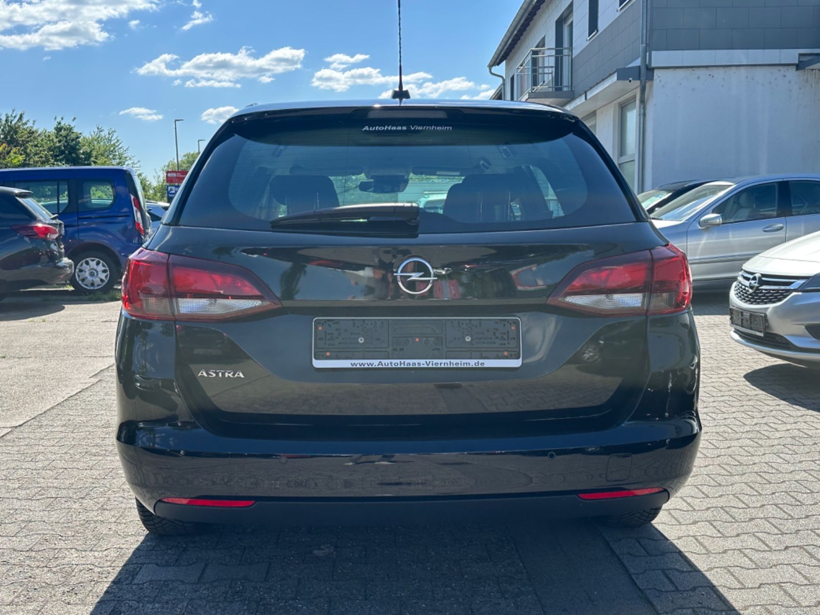 Opel Astra 1.4 Turbo Edition - Samsaru's Car Outlet