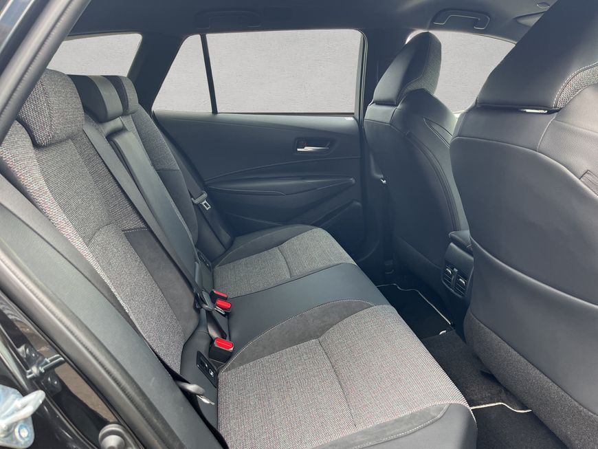 Toyota Corolla 2.0 Hybrid Touring Sports Teamplayer