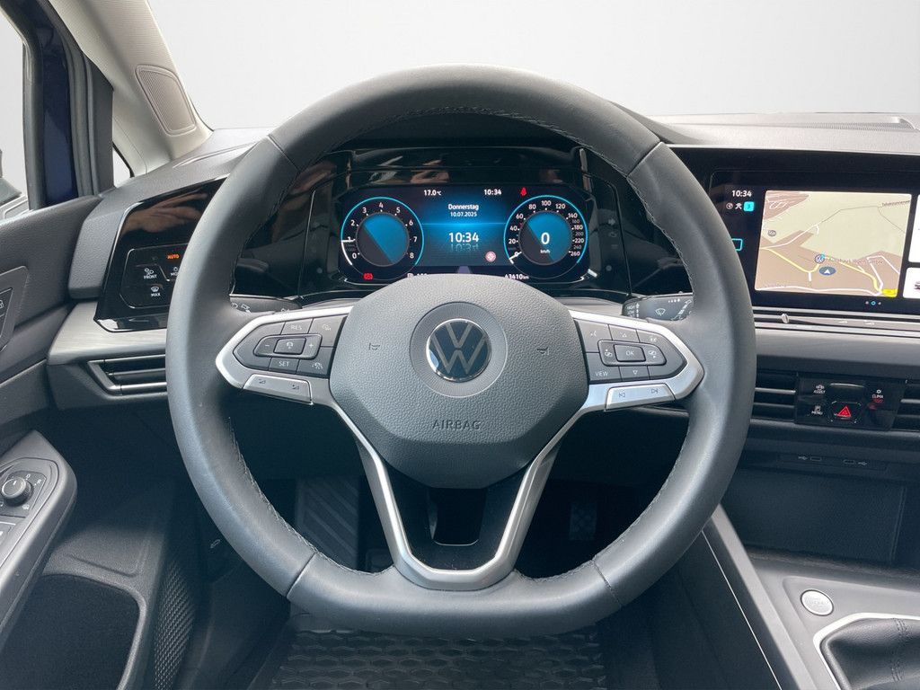 Volkswagen Golf VIII Variant 1.5 TSI Style - Samsaru's Car Outlet