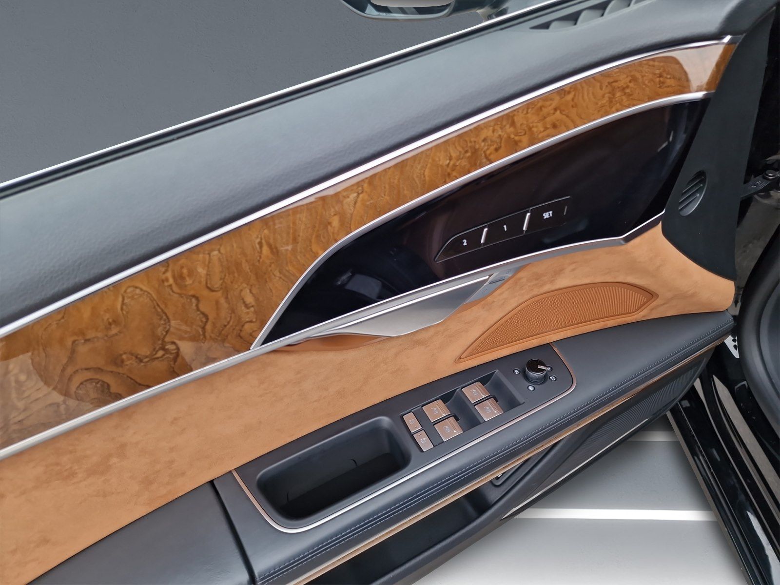 Audi A8 60 TFSI qu - Samsaru's Car Outlet