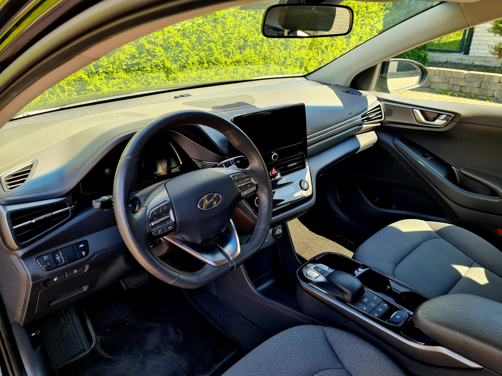 Hyundai IONIQ Elektro - Samsaru's Car Outlet