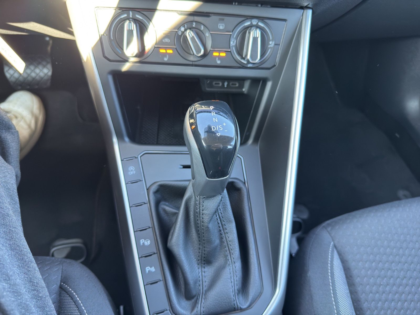 Volkswagen Taigo 1.0TSI DSG - Samsaru's Car Outlet