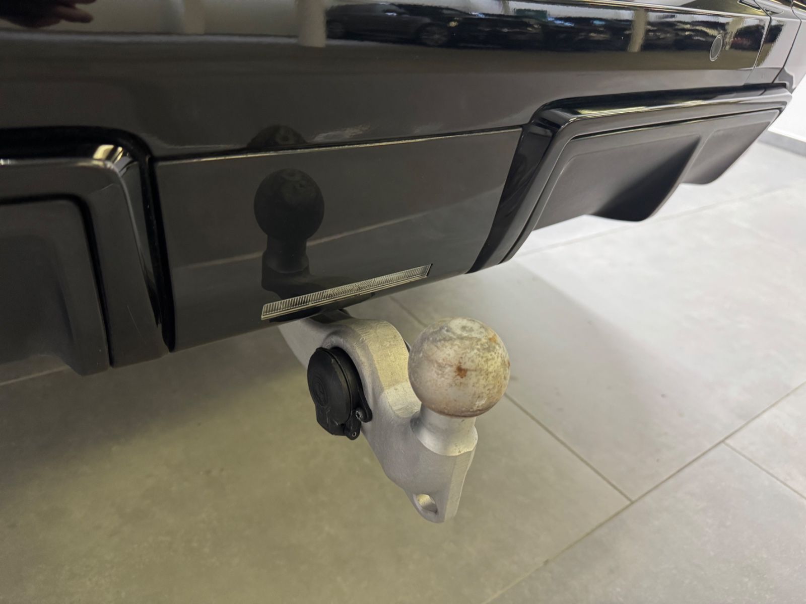 BMW XM 50 e, B&W, AHK, 23", Carbon, Massage, ...