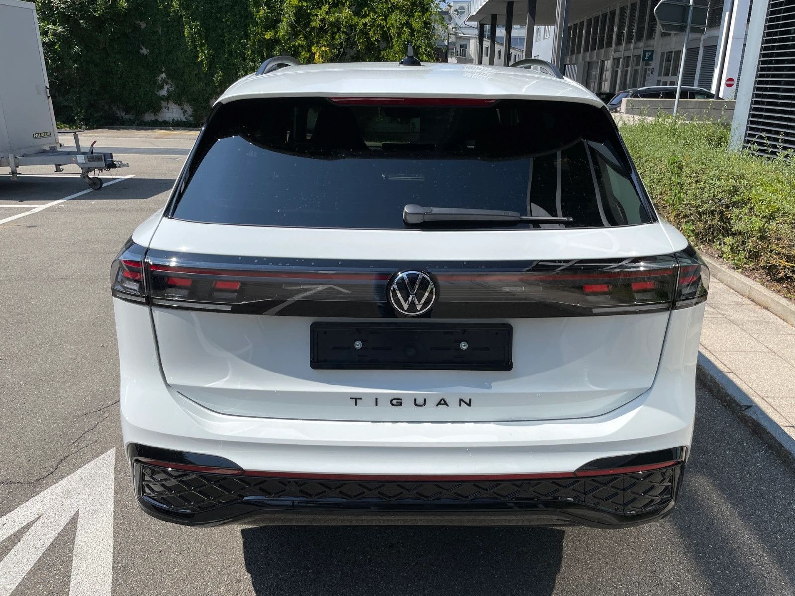 Volkswagen Tiguan TDI R-Line AHK 20Z Area Black Leder Pano