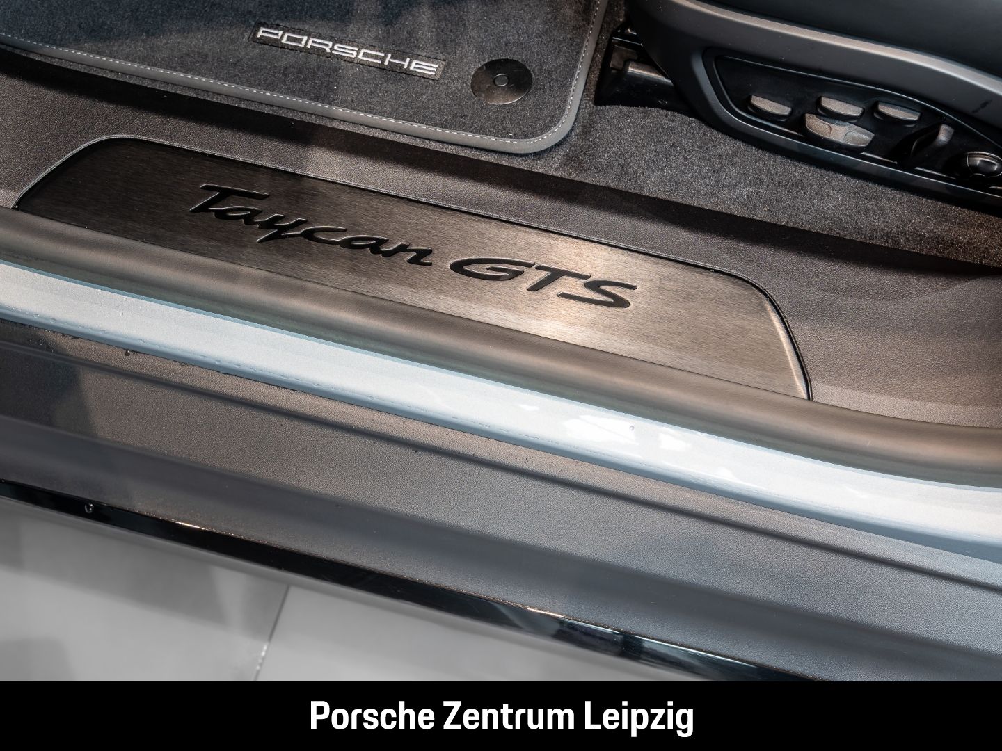 Porsche Taycan GTS Sport Turismo HeadUp InnoDrive Matrix