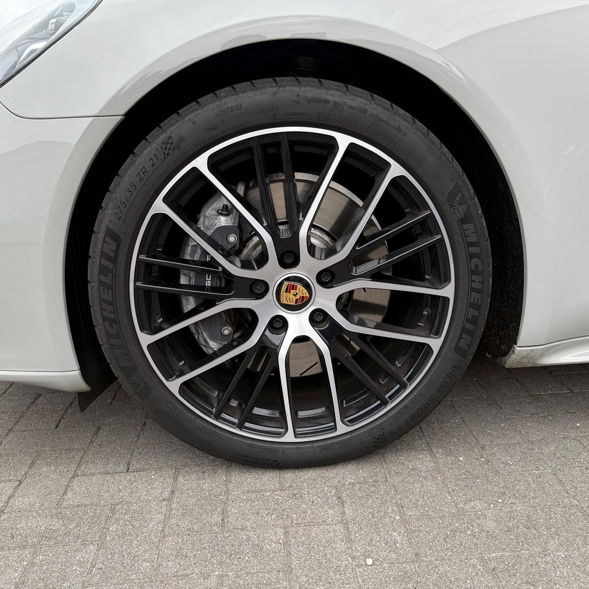 Porsche Panamera Sport Turismo 4 E-Hybrid Platinum Editi