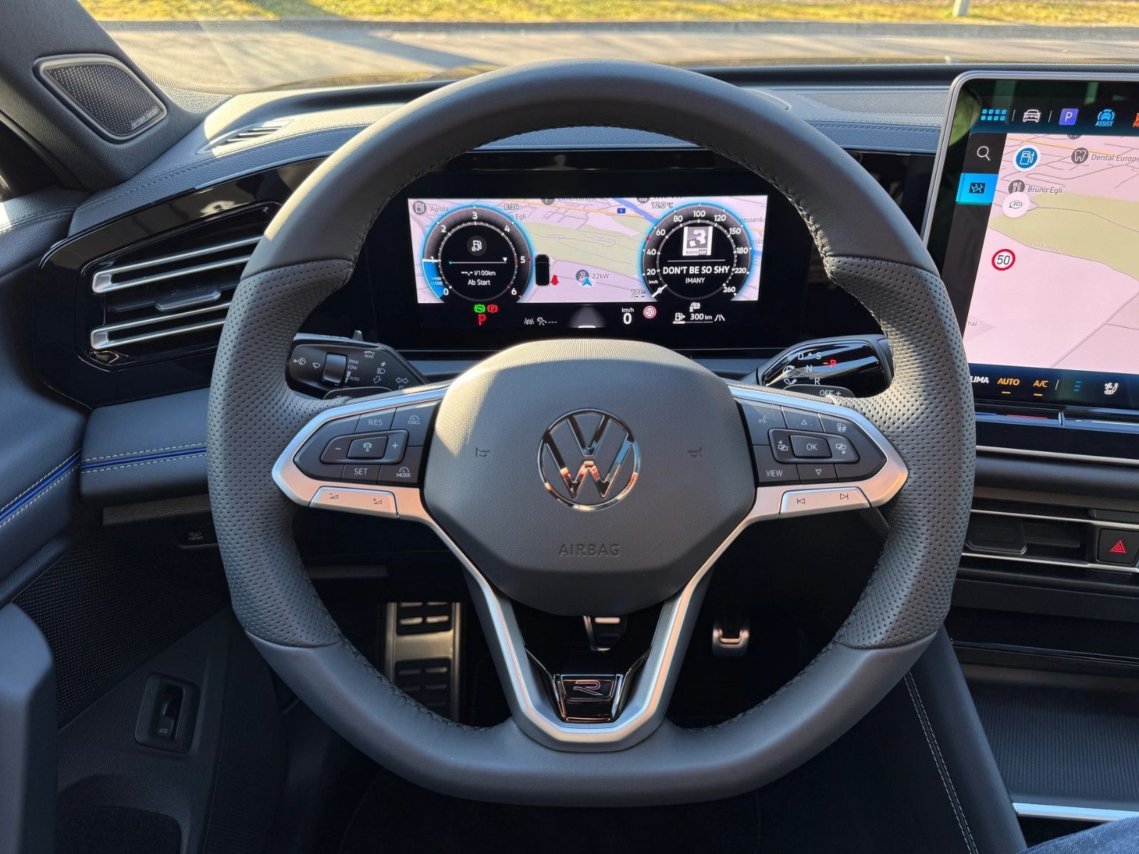 Volkswagen Tiguan TDI R-Line AHK 20Z Leder Pano Stand VOLL