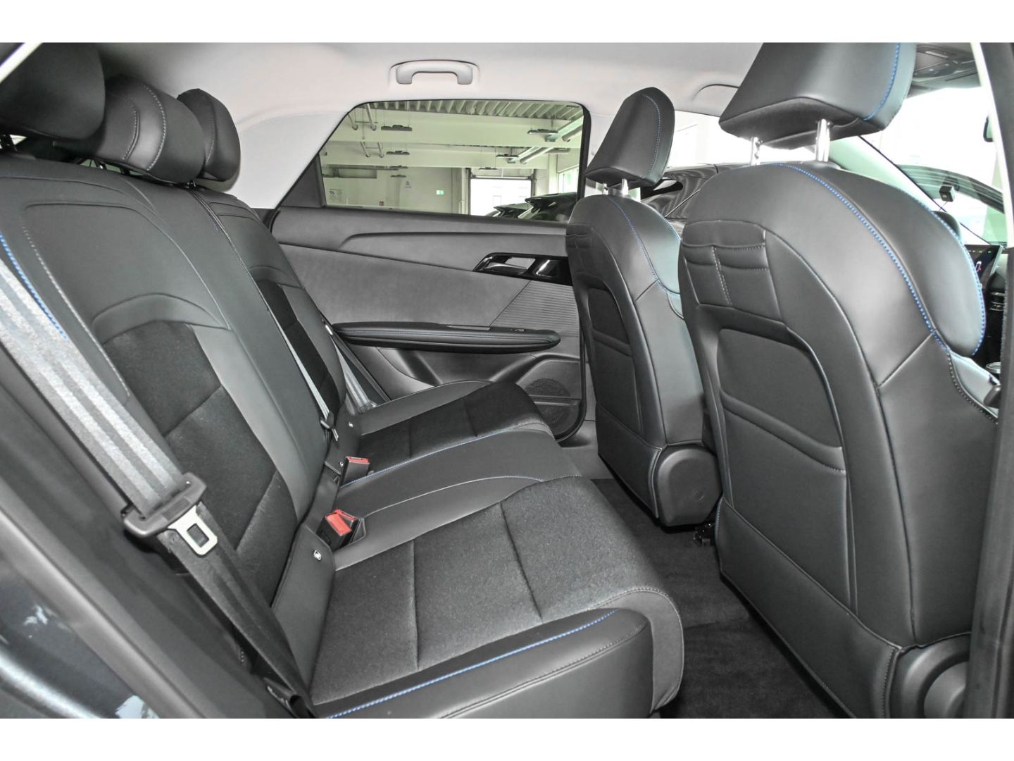 MG4 LUXURY 64 kWh+NAV+PILOT+360 °+LED+DAB + APPL