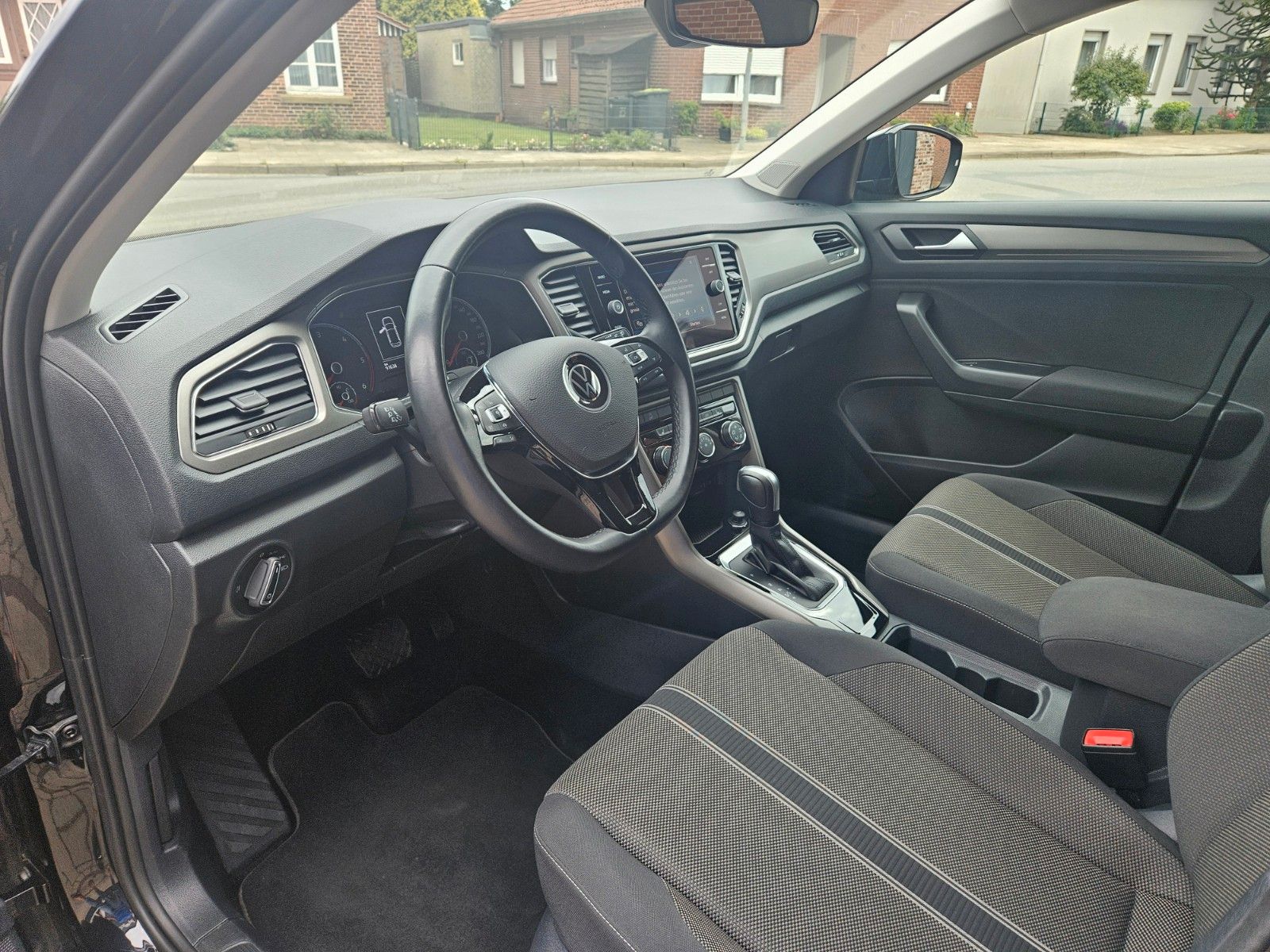 Volkswagen T-Roc 2.0 TDI Style" → "Volkswagen T-Roc 2.0 TDI Style - Samsaru's Car Outlet