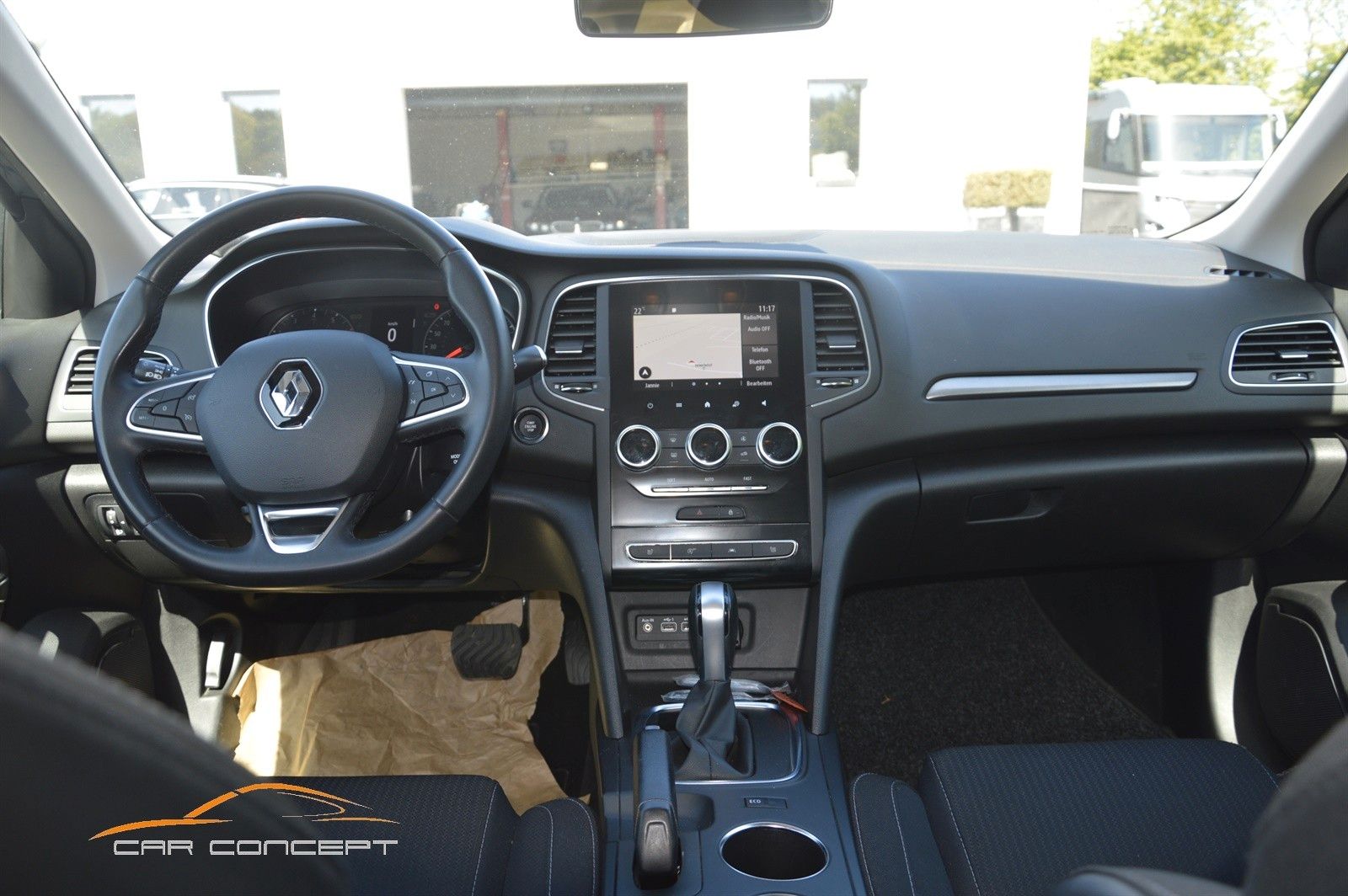 Renault Megane Grand Tour AUT Edition - Samsaru's Car Outlet