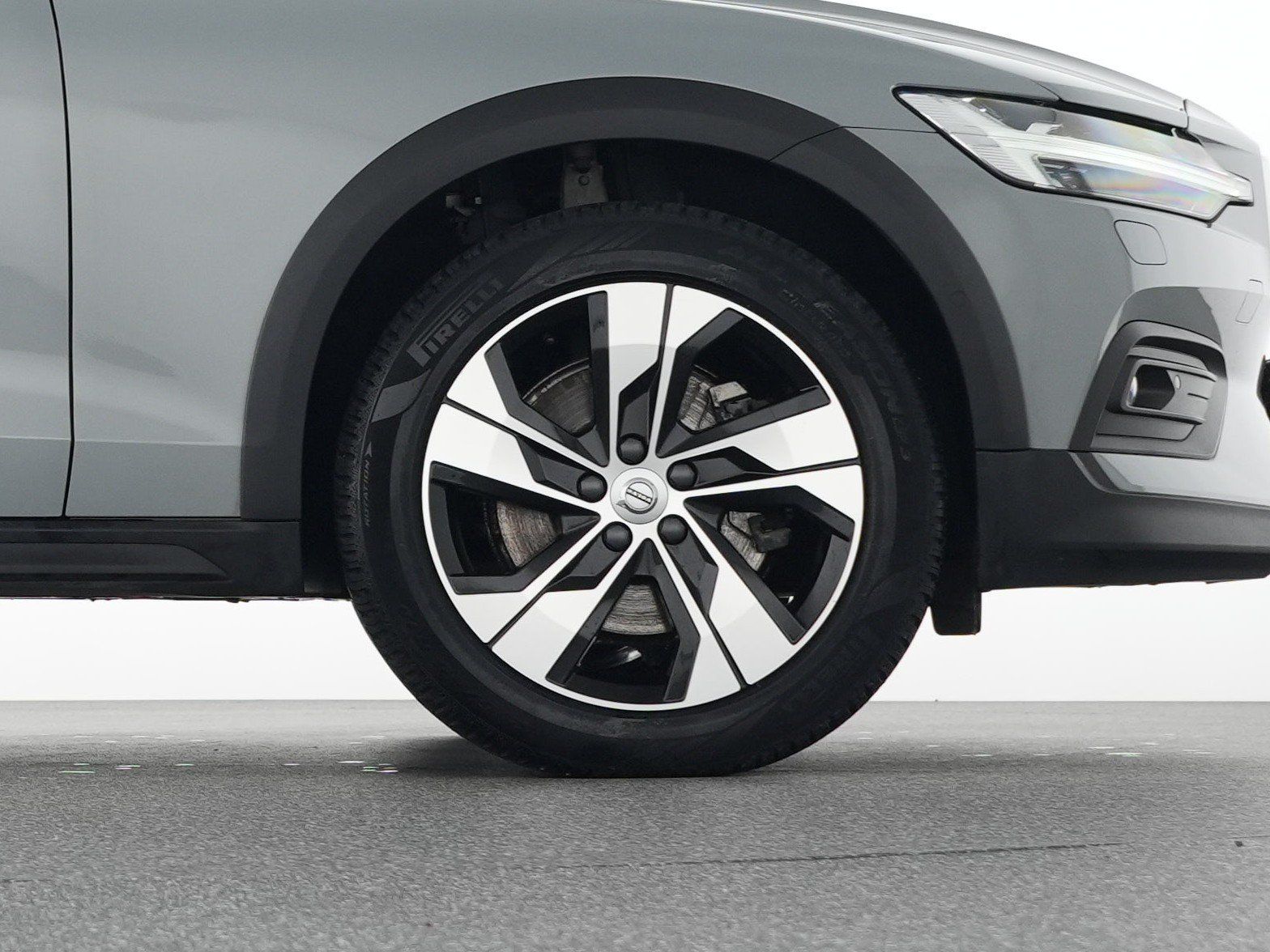 Volvo V60 CC B4 AWD Ultimate SONDERFINANZIERUNG 1,99%