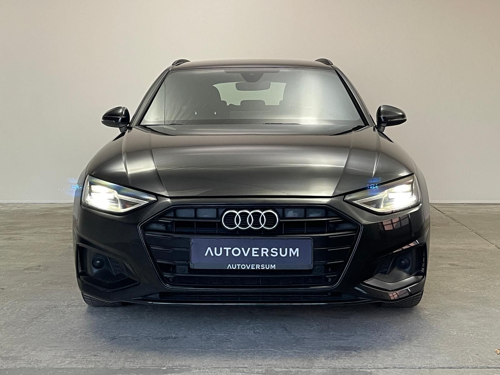 Audi A4 2.0 TDI 35 TDI ADVANCED - Samsaru's Car Outlet