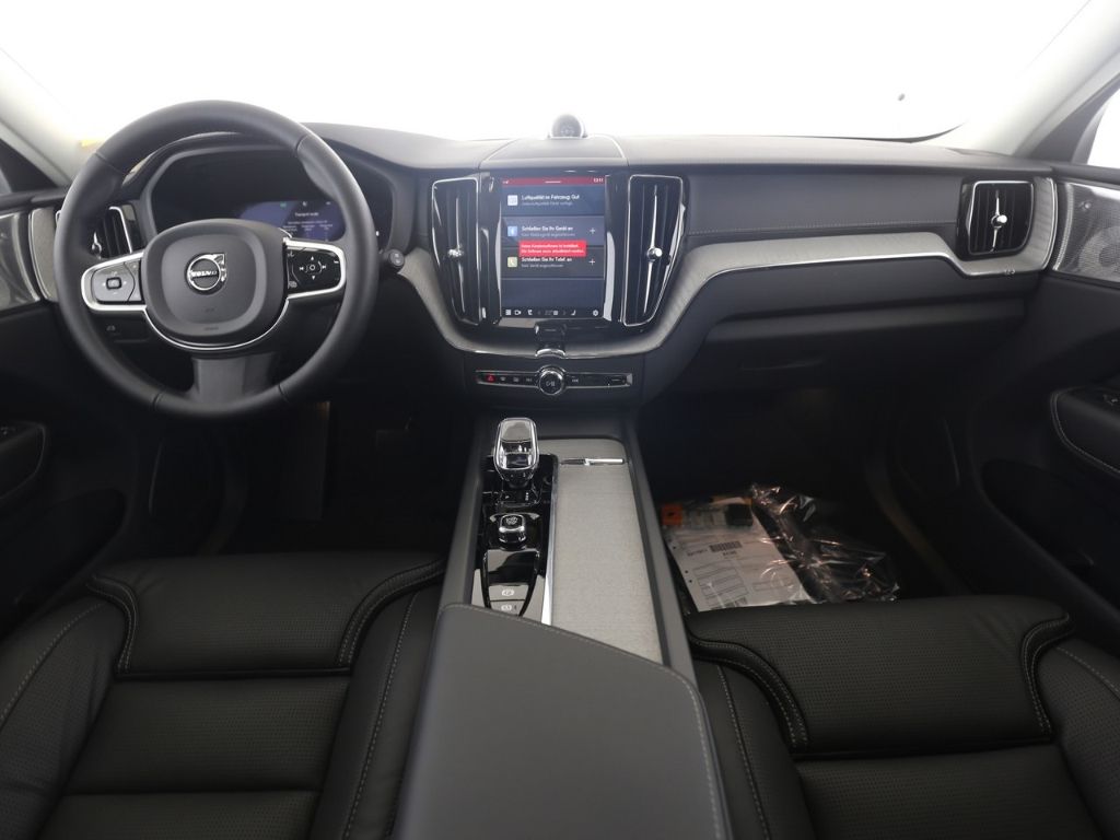 Volvo XC60 Ultra Dark AWD B5 Benzin EU6d HUD AD AHK Di