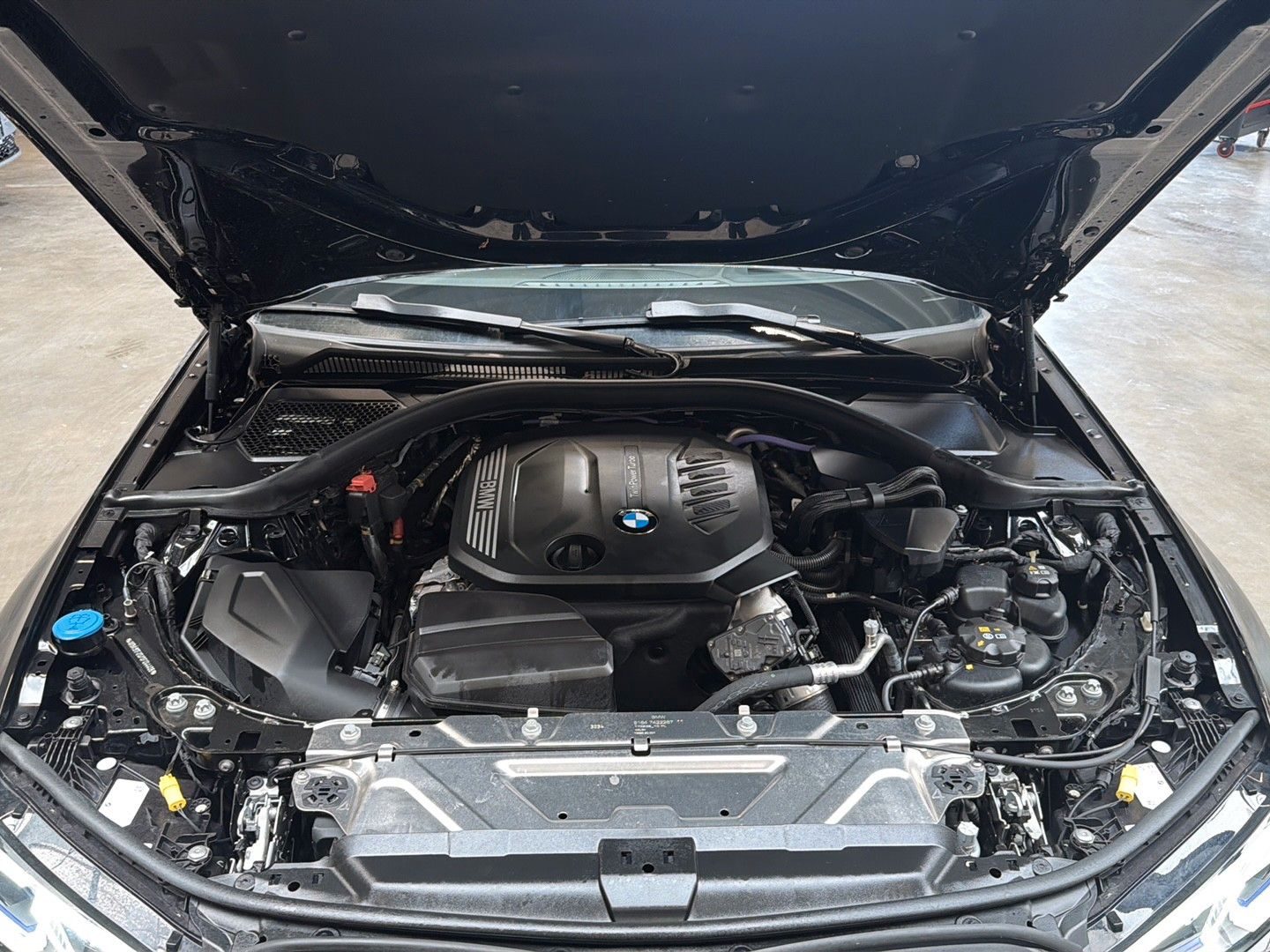 BMW 320d Touring xDr. ACC AHK KZU IQ HUD 360° HiFi