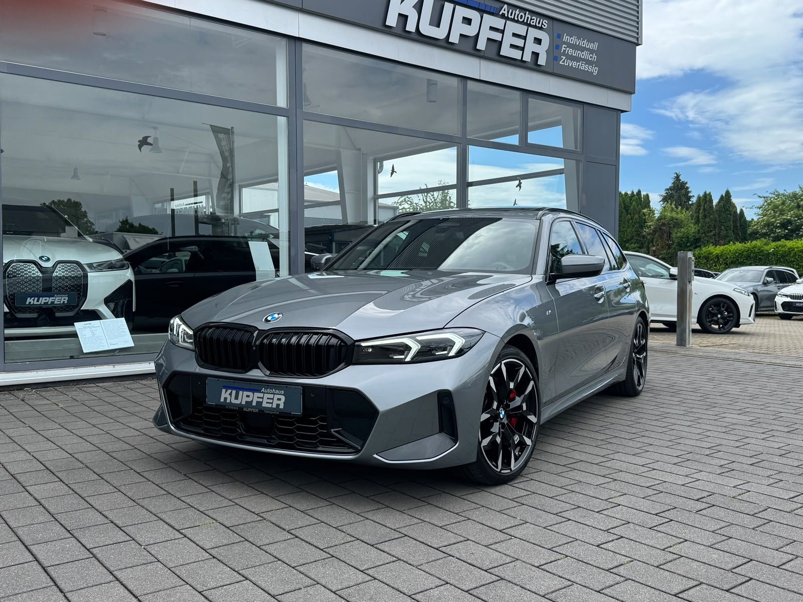 BMW 320 d xDriv Tou M Sport PRO ACC°Pano-Mem.°Stdhzg