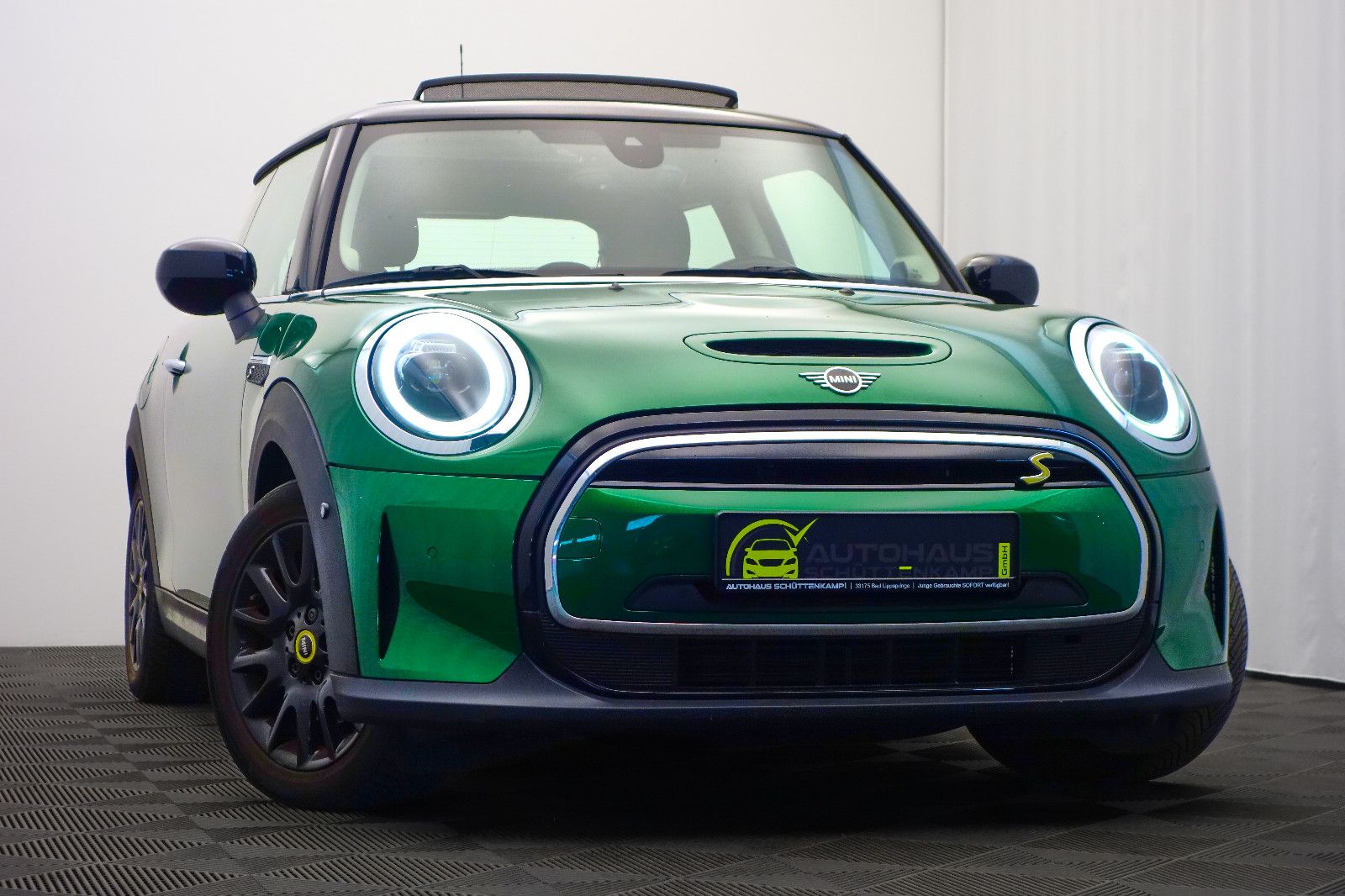 MINI Cooper SE Classic - Samsaru's Car Outlet