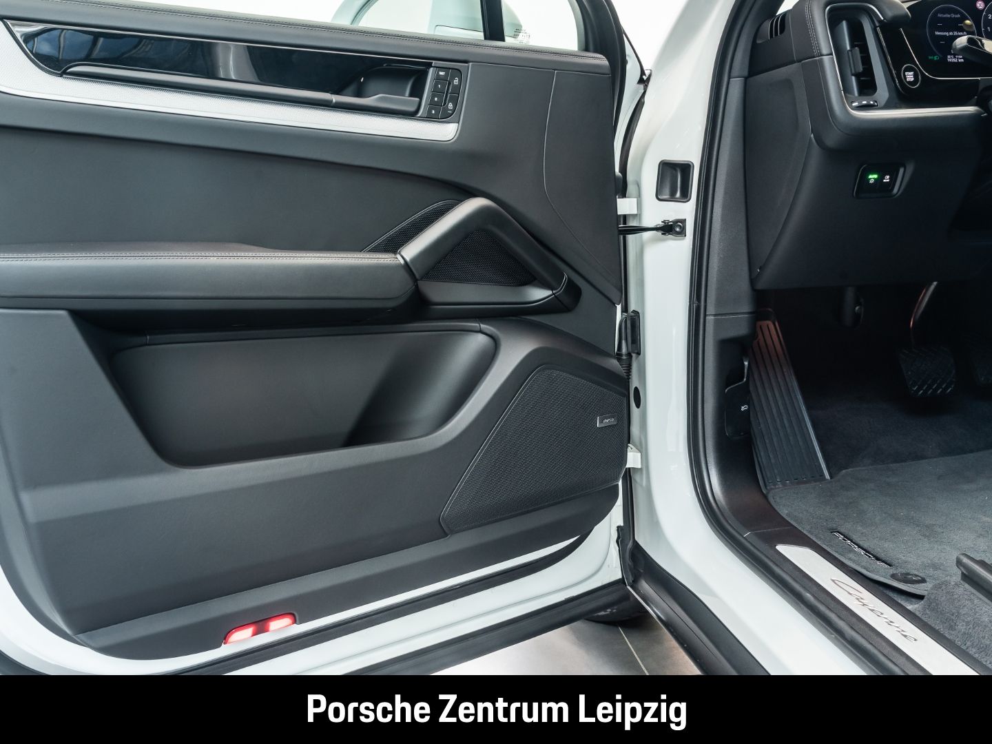 Porsche Cayenne E-Hybrid Coupe Sportabgas el.AHK Luft