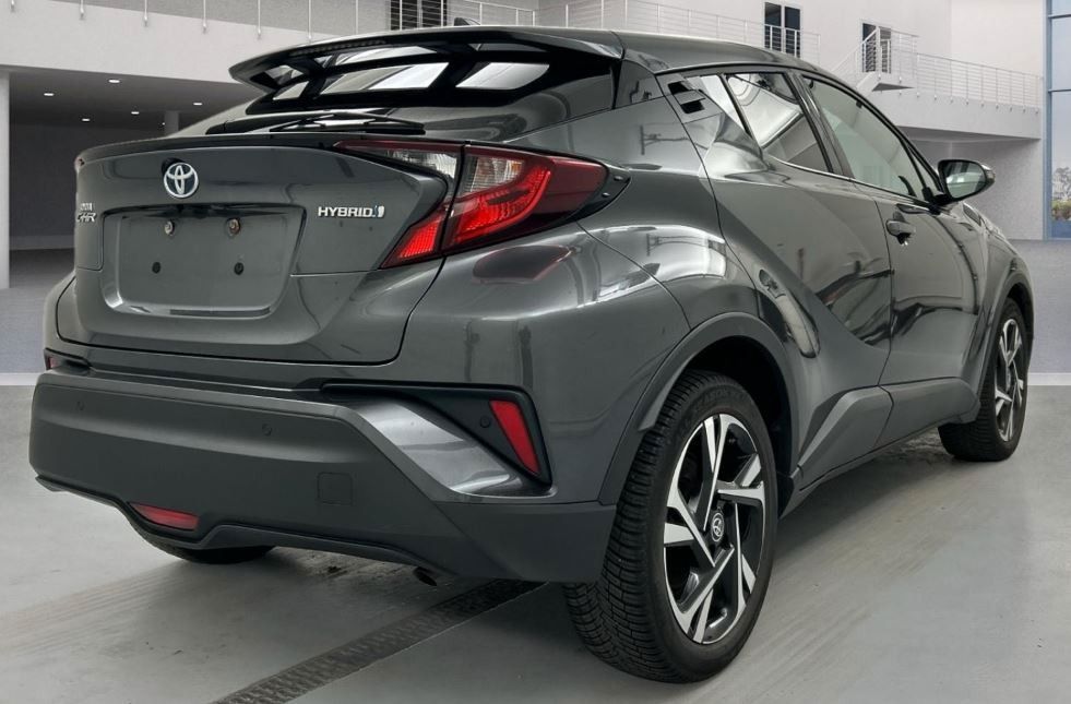 Toyota C-HR Hybrid - Samsaru's Car Outlet