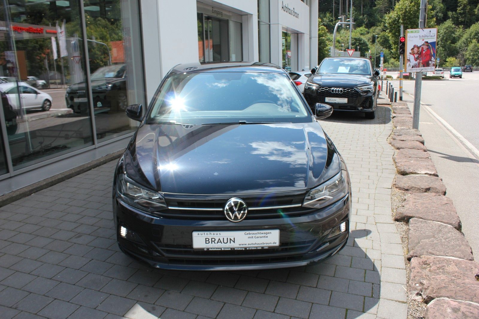 Volkswagen Polo VI Comfortline 1.0 TSI DSG - Samsaru's Car Outlet