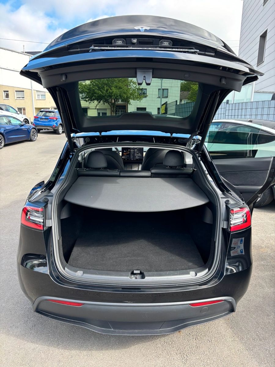 Tesla Model Y Basis RWD # black # AHK # MWST.