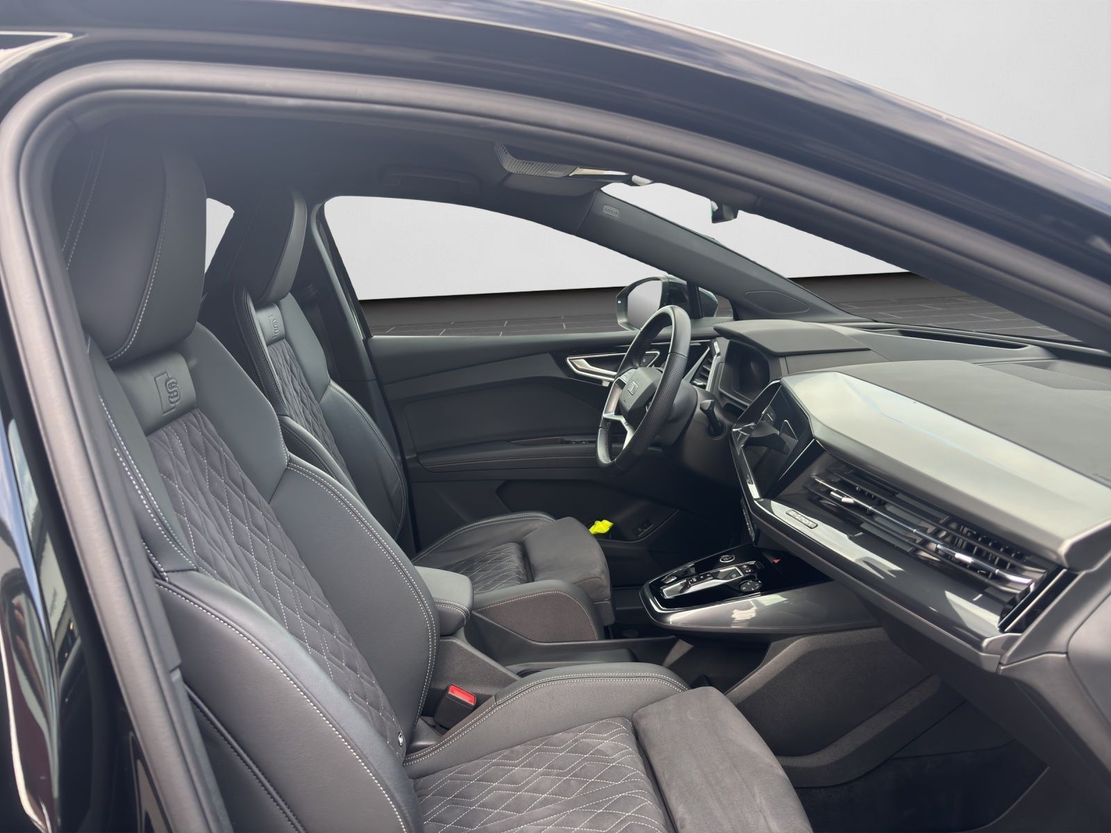 Audi Q4 e-tron 50 Quattro S-line KLIMA NAVI RFK SHZ A