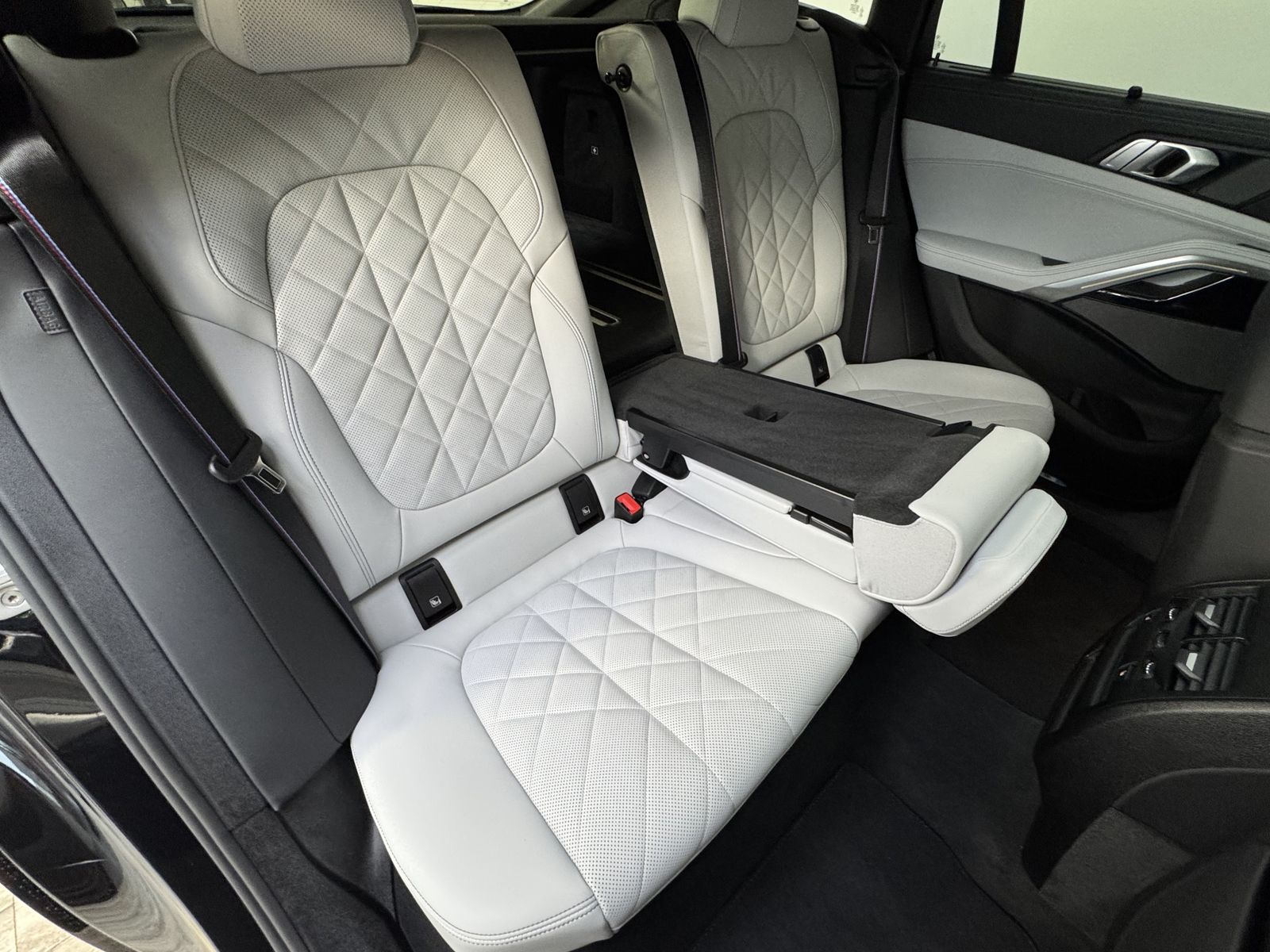 BMW X6 xDrive30d M Sport Pro AHK Pano Sitzlüft. ACC