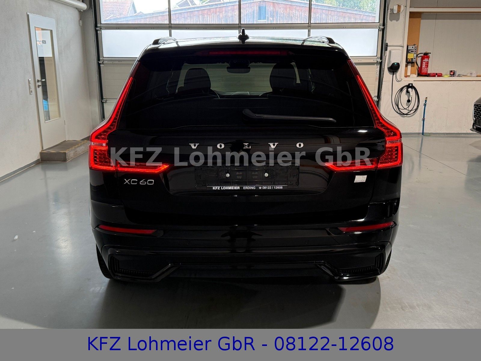 Volvo XC60 R Design Recharge Plug-In Hybrid AWD *Voll*