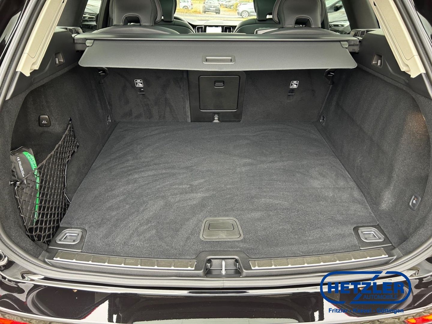 Volvo XC60 Plus Bright Recharge Plug-In Hybrid AWD T6