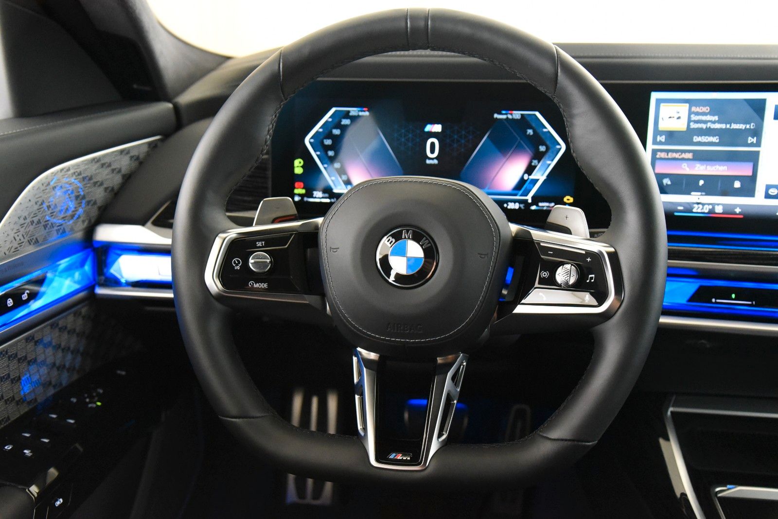 BMW 740d xDrive M Sport Pro ACC LED Pano HUD B&W