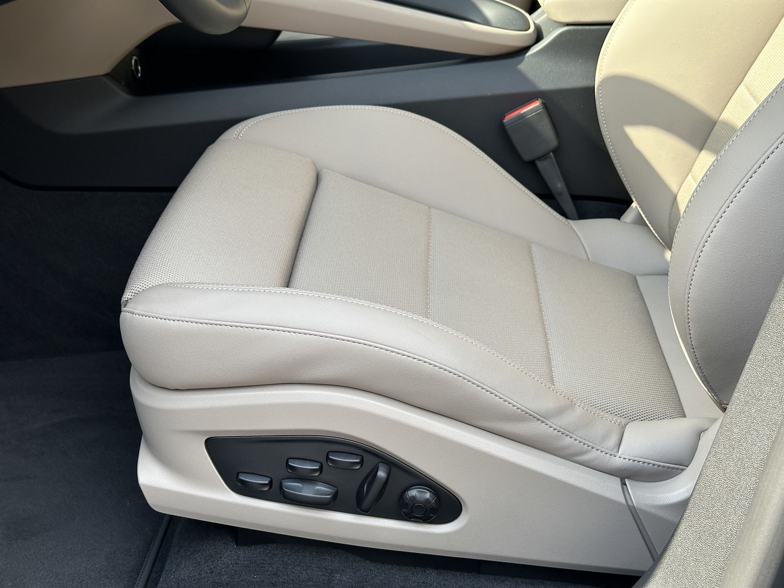 Porsche Macan 4 INNODRIVE - Samsaru's Car Outlet