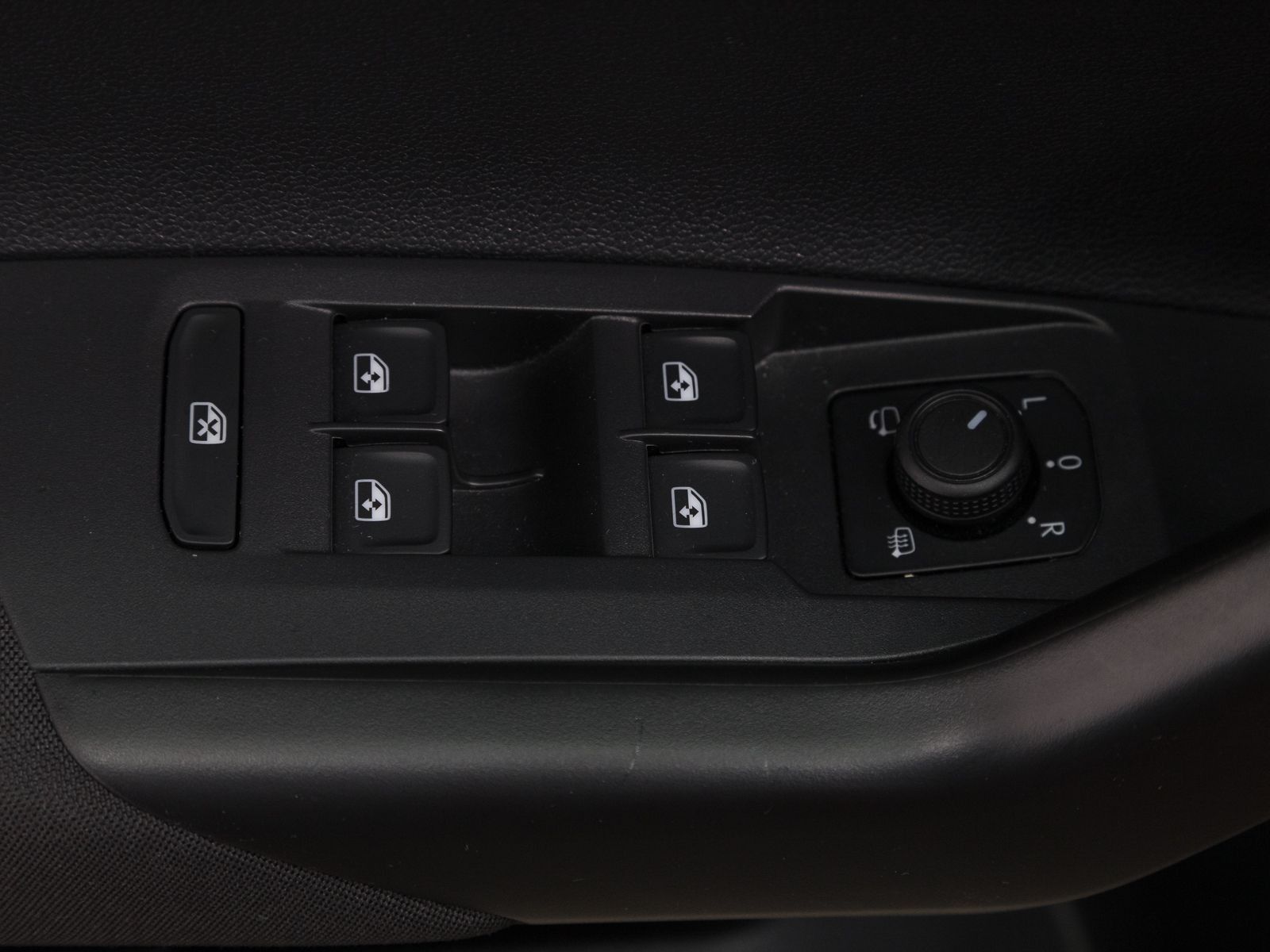 Volkswagen Taigo 1.0 TSI LIFE - Samsaru's Car Outlet