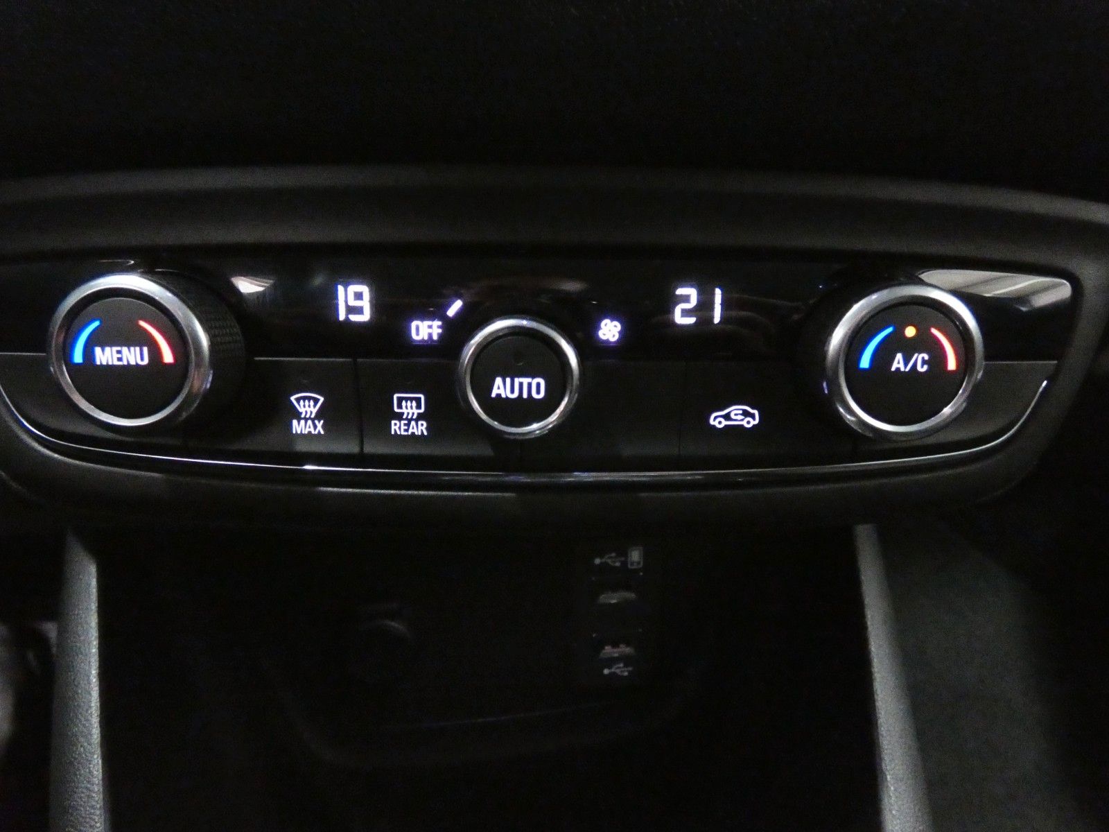 Opel Crossland - Samsaru's Car Outlet