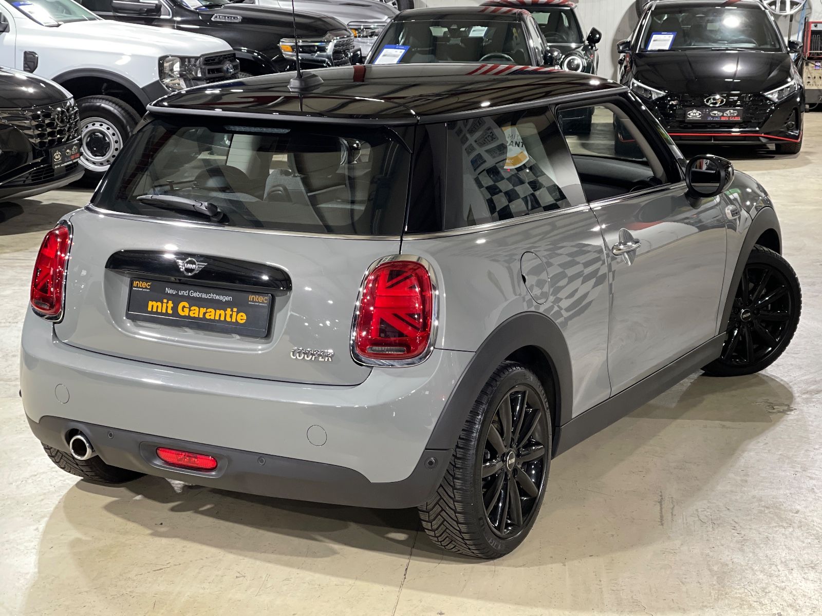 MINI COOPER MINI Chili - Samsaru's Car Outlet