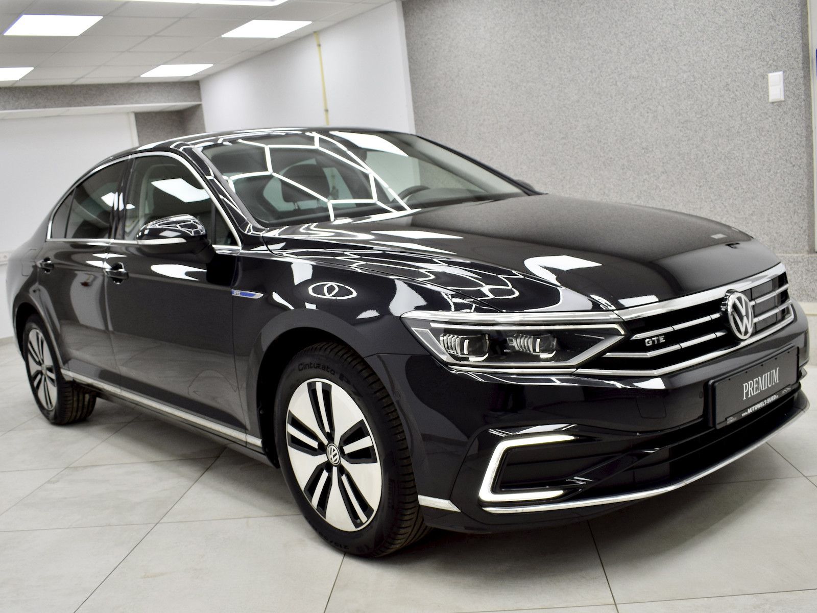 Volkswagen Passat GTE 1.4 Limousine - Samsaru's Car Outlet