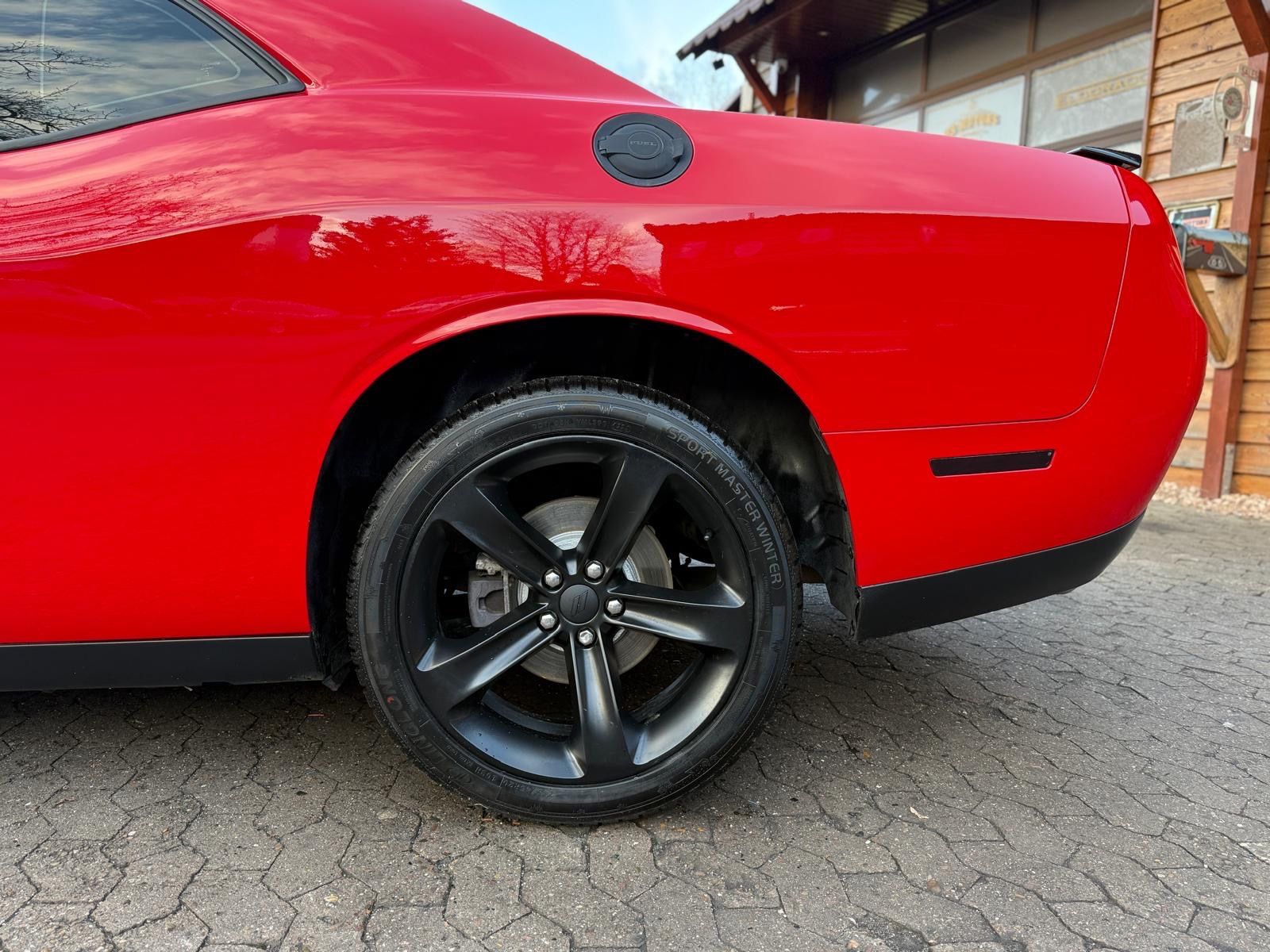 Dodge 5,7 V8*SRT KIT*LEDER*NAVI*KEYLESS*GARNTIE*SERVIC