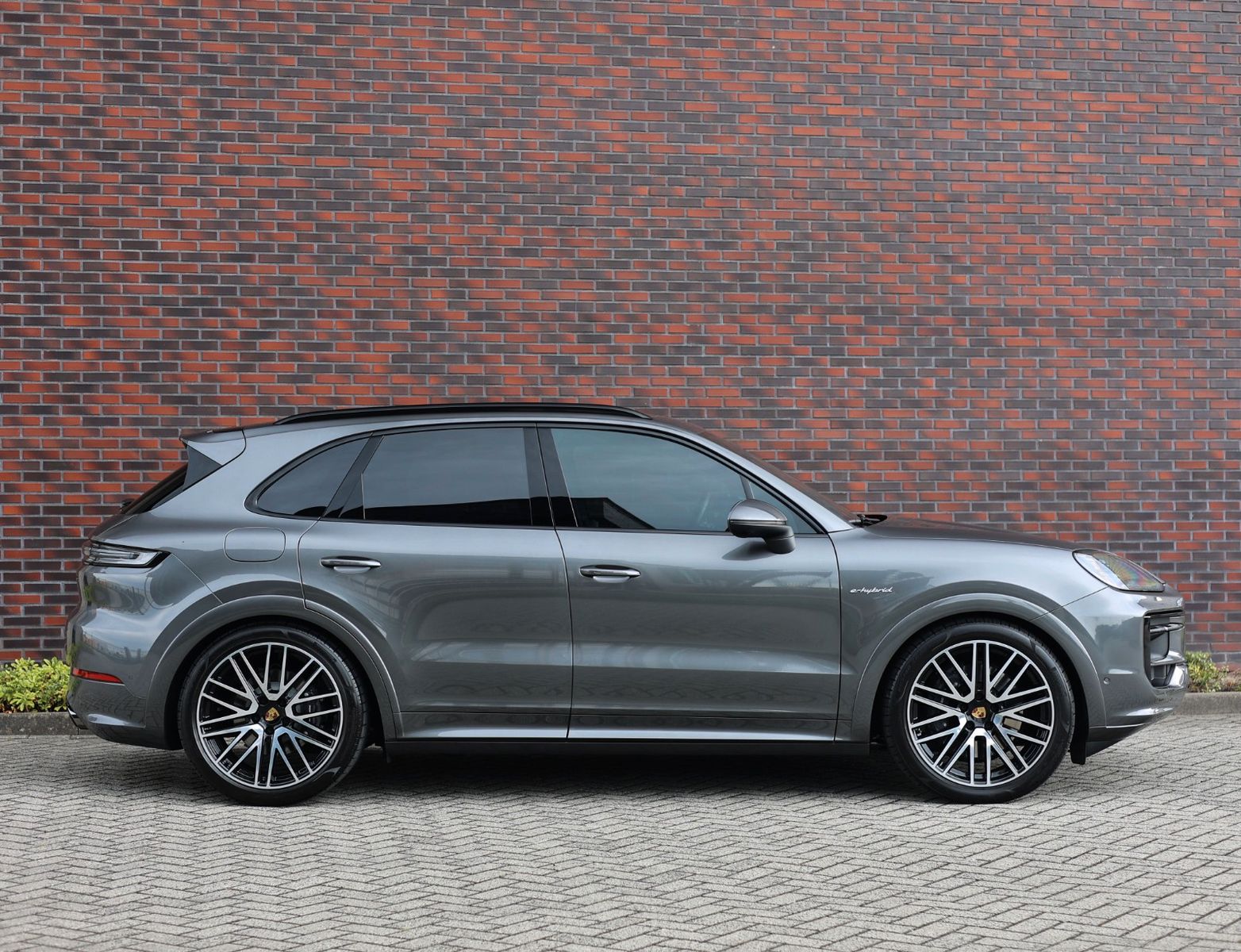 Porsche Cayenne E-Hybrid | Pas.Display - Pano - AHK
