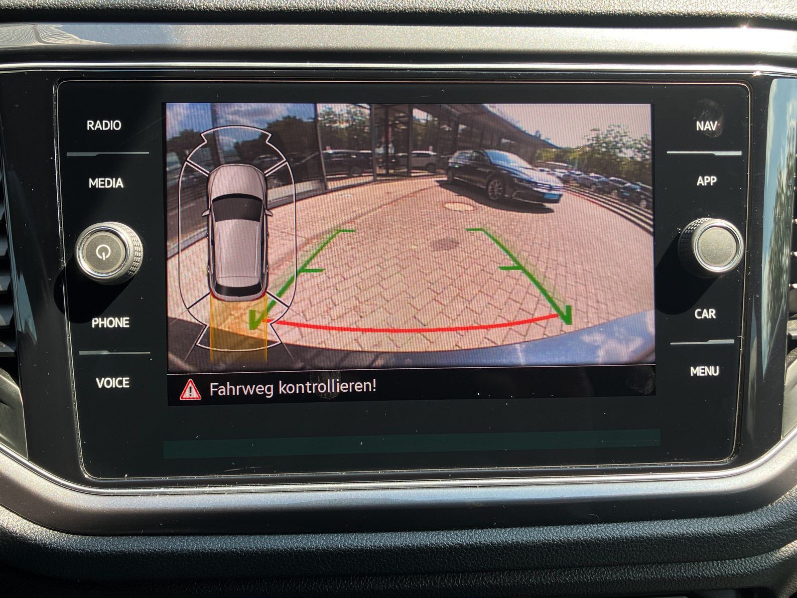 Volkswagen T-Roc Sport 1.5 l TSI - Samsaru's Car Outlet