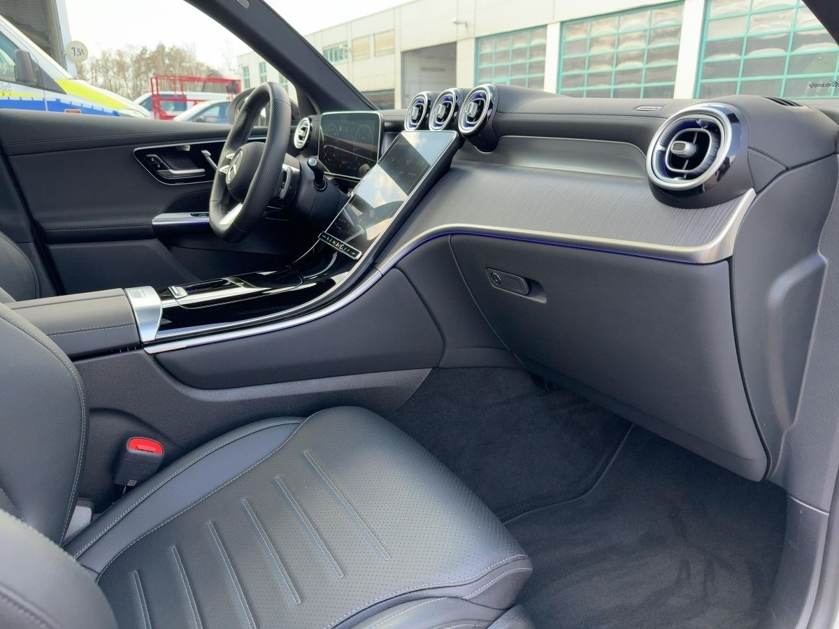 Mercedes-Benz GLC 300 d 4M AMG Line DigiLight|KeyGo|S-Dach|TWA