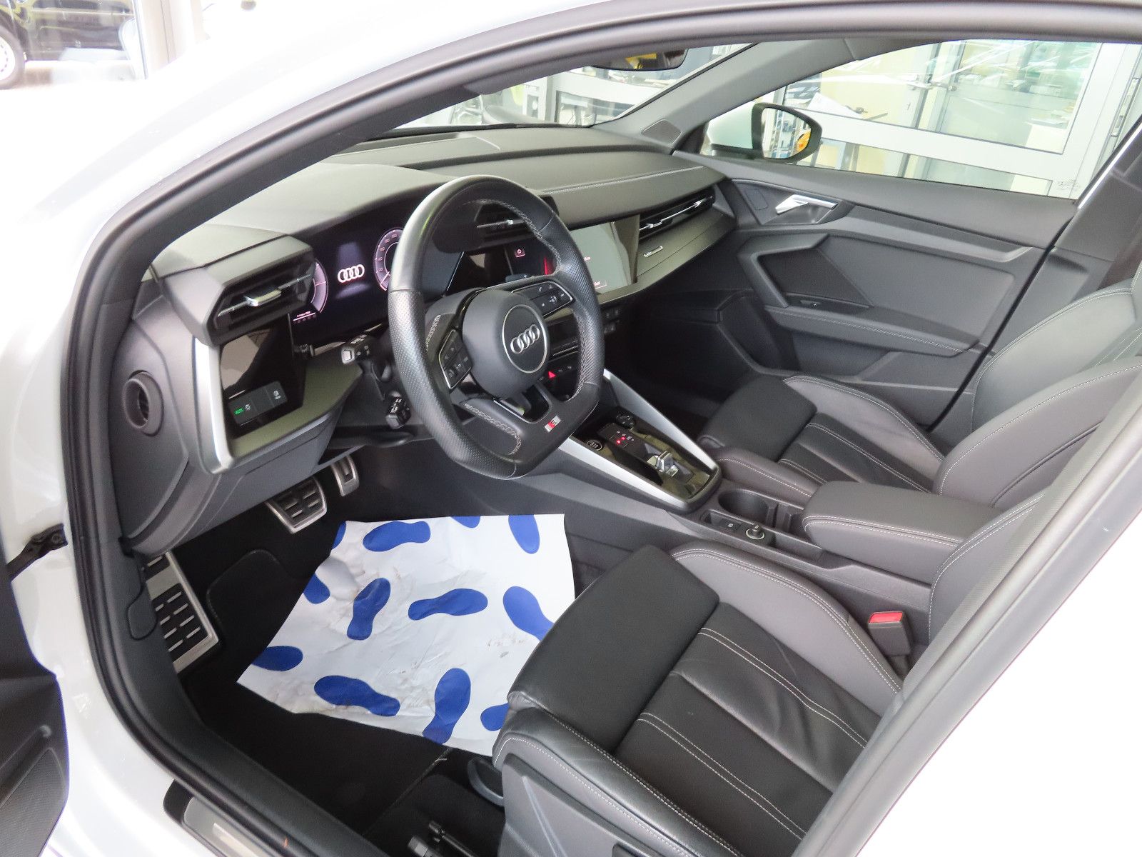 Audi A3 Sportback 40 TFSI e S line - Samsaru's Car Outlet