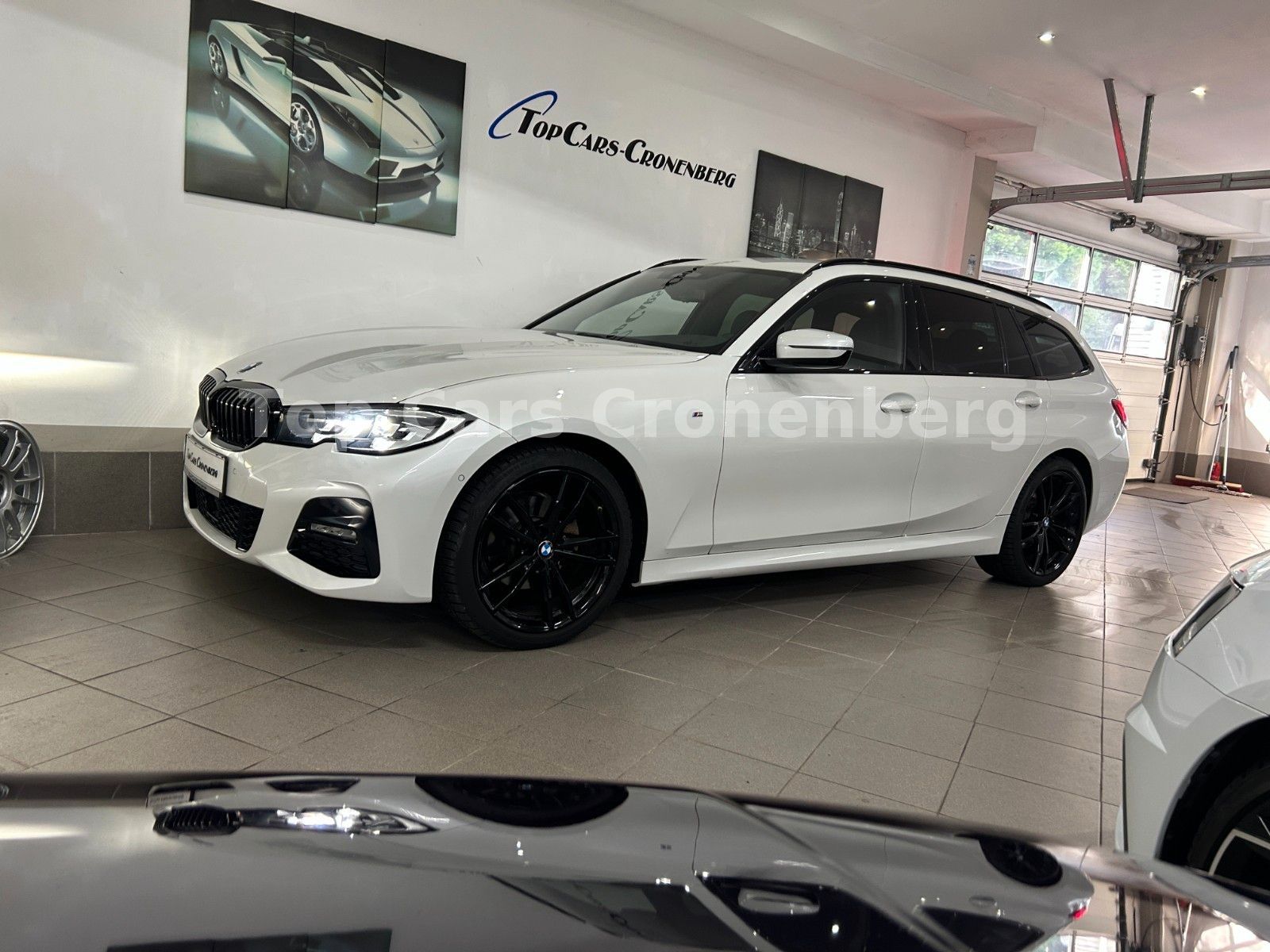 BMW 320d xDrive M Sportpaket - Samsaru's Car Outlet