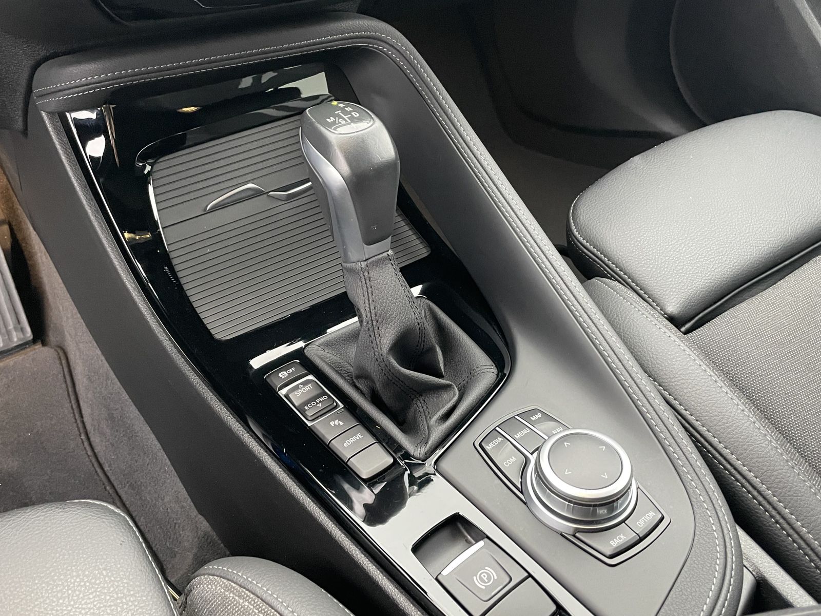 BMW X1 xDrive25e M Sportpaket - Samsaru's Car Outlet